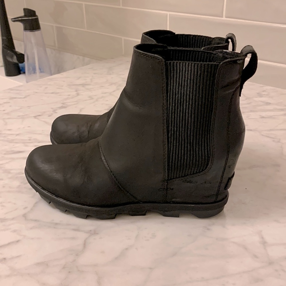 Sorel wedge boots!